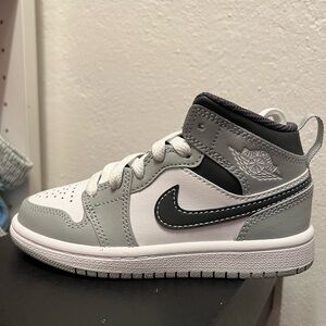 Nike Air Jordan 1 Mid Grey and White